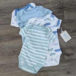 BNWT Pack of 4 Cloud Island Onesies